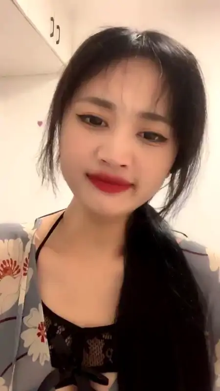 极品巨胸主播声音超甜尺度秀 [5V/2.57G]