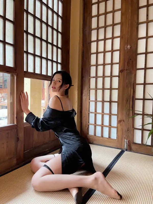 人气模特阿朱微密圈付费视图作品合集 [584P+16V/1.05G]