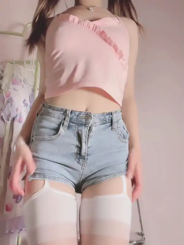 极品可爱网红小鹿酱定制新作合集 [18V/2.2G]