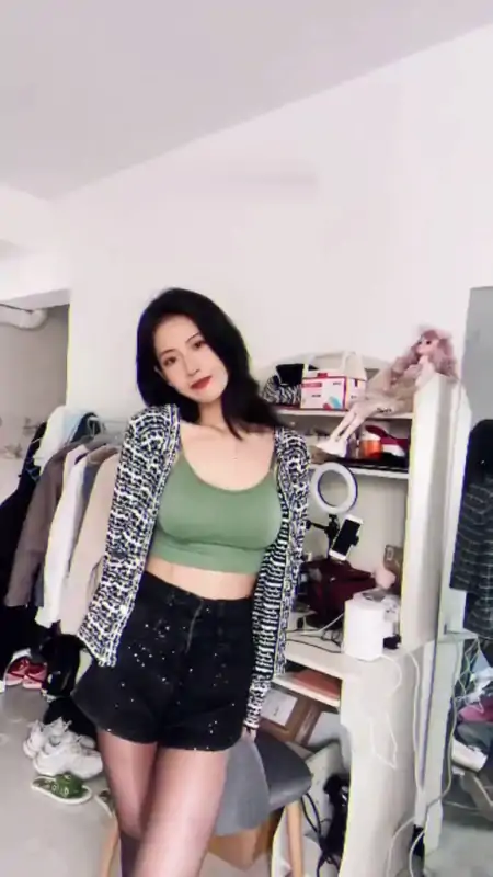 D音43W粉高颜值网红e阿姨视图合集 [28P+75V/166M]