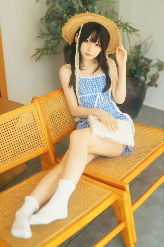 网红迷之呆梨(发条少女)Fantia九月新作合集 [225P+4V/1.43G]