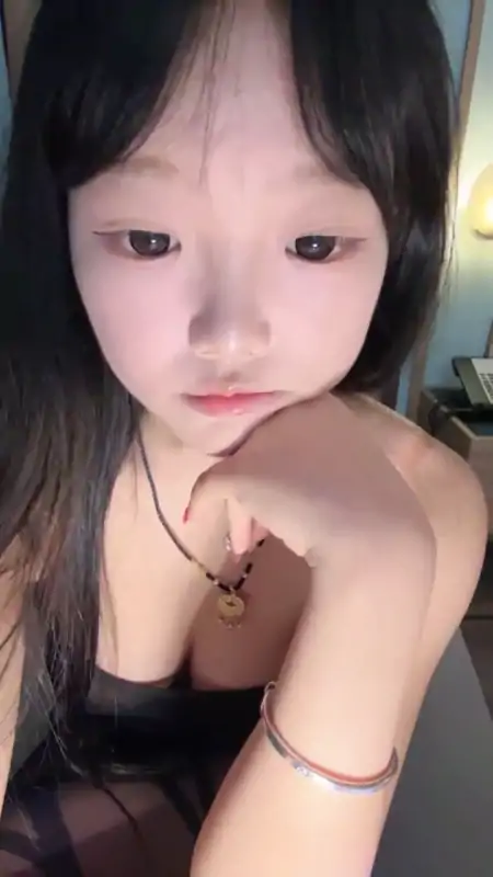 甜美清纯黑丝极品女神 小欲猫 作品 [2V/2.96G]