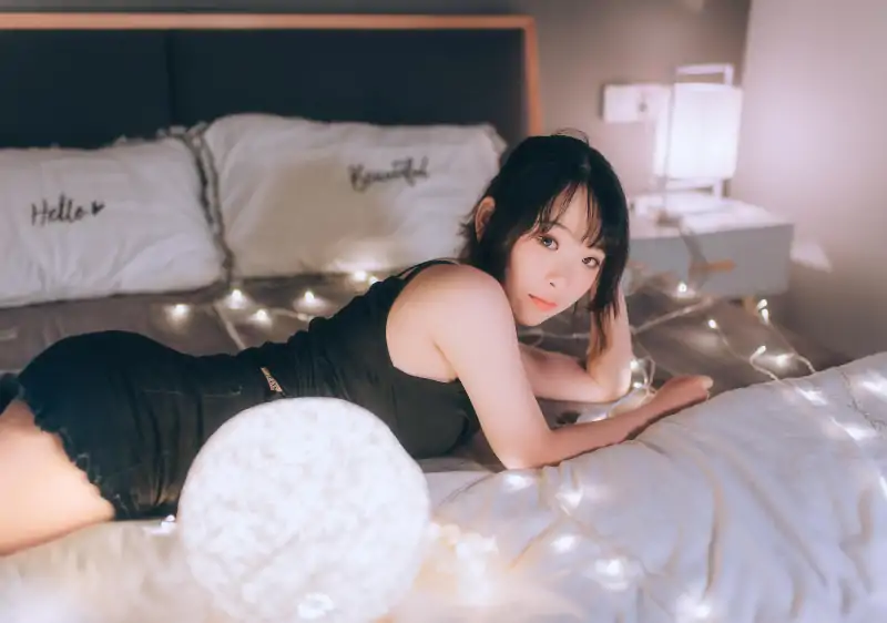 拿相机的执义 53套写真合集下载 [8.6G]