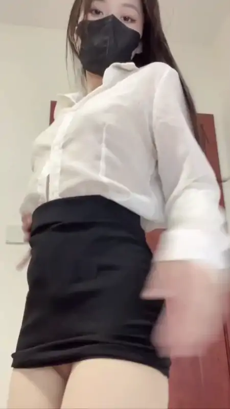 桃子 (taotao7481) 连体开档肉丝 [1V/126M]