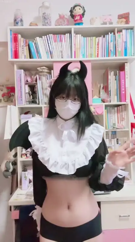 一只桃桃 作品视图 [4P+22V/2.24G]