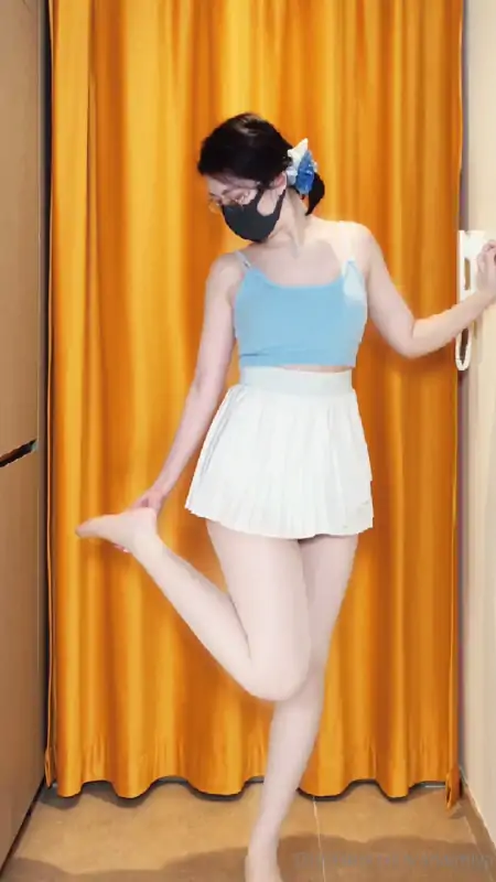 naimi奶咪 24.5.10-5.22原版最新房东的玩物3 [10P+8V/1.23G]