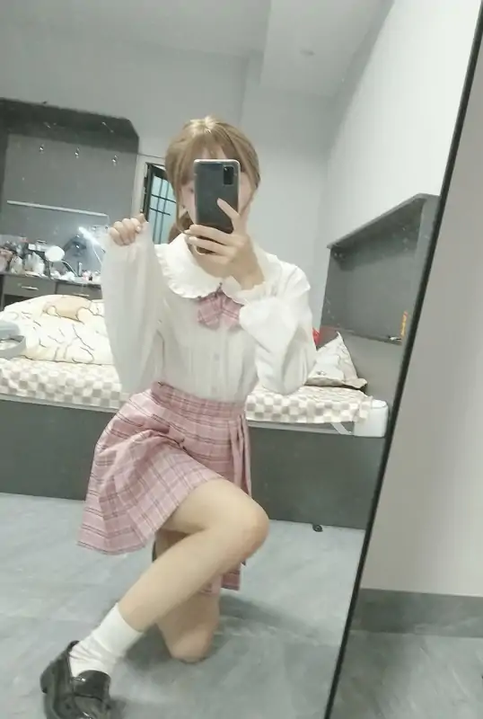 香蕉不呐呐(皮卡不秋秋) 合集下载 [53P+51V/5.37G]