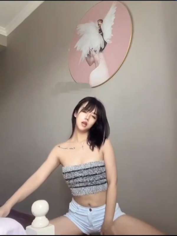 允薇、小娘子 露脸一对一8部 [8V/377M]