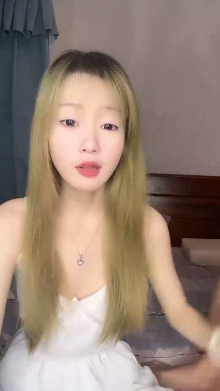 极品长腿学妹 小姨的春天 [8V/1.51G]