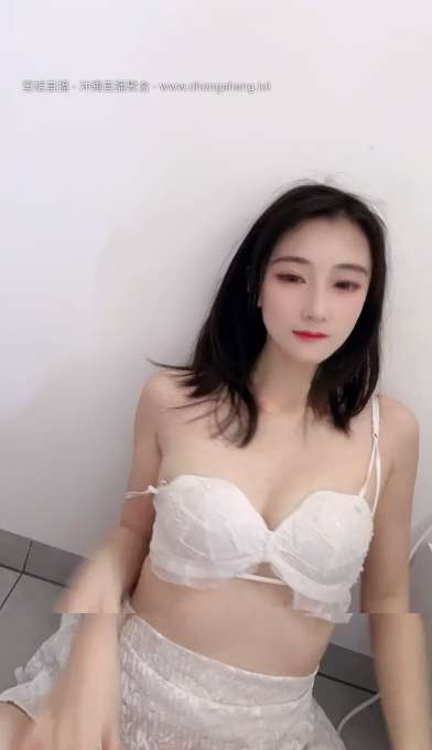 超高颜值顶级尤物女神 拯救世界男人 [4V/6.14G]