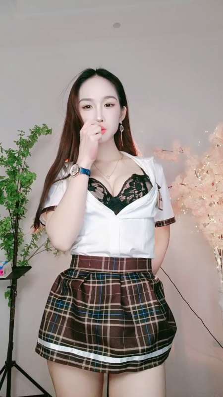 170极品身材颜值女神 佩佩 [1V/791M]