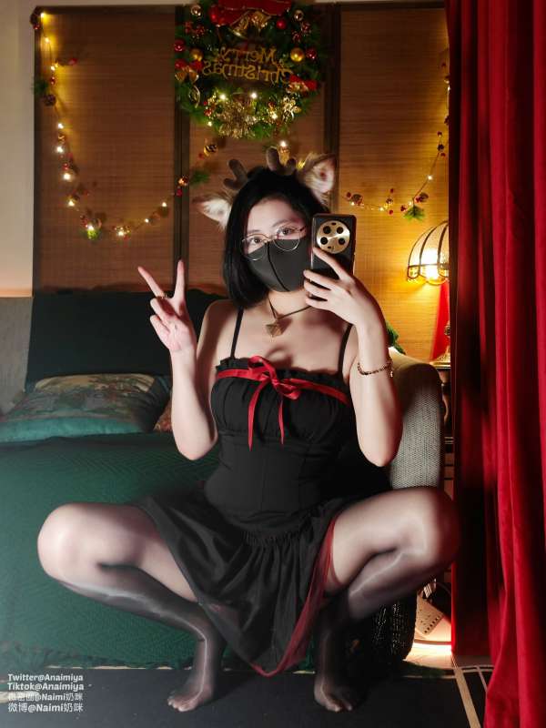 Naimi奶咪 圣诞特别企划+11月定制视图 [51P+9V/5.34G]