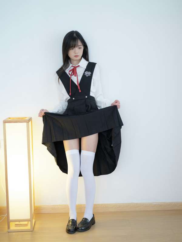 少女秩序 晞可 JK白袜 [124P+1V/5.79G]