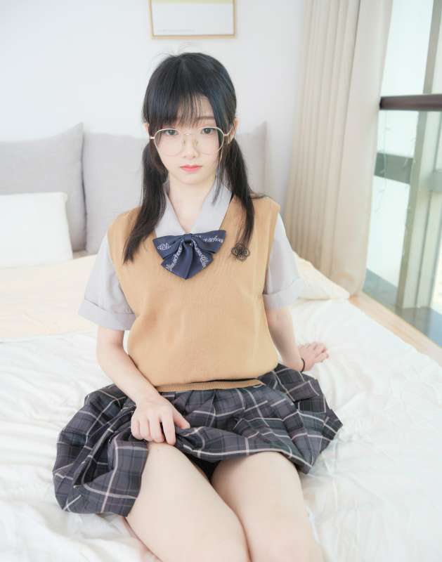 紧急企划 奶糖 jk制服 [99P+1V/1.6G]