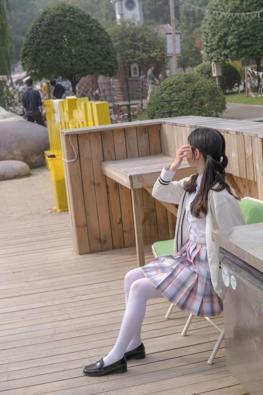 森萝财团 小七 NO.04 R18 JK(无水印版) [230P+1V/3.75G]