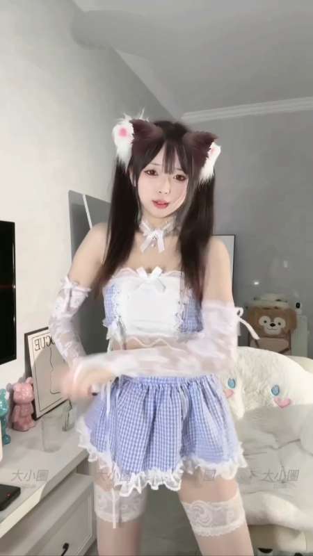 22万粉女神 02uiii 直播剪辑21部 [21V/524M]