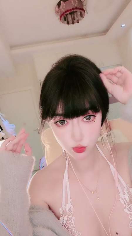 长腿黑丝顶级气质尤物女神 可怜花宝叽 [3V/2.24G]