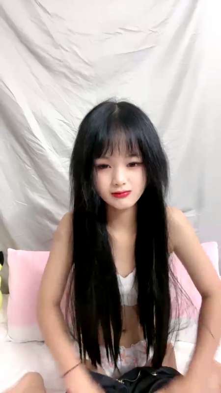 超可爱学妹 小易的so啵啵 [6V/3.46G]