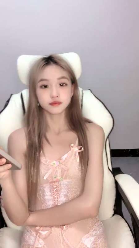 瘦小身材超甜清纯学妹 你的初恋 30小时合集 [18V/16.4G]