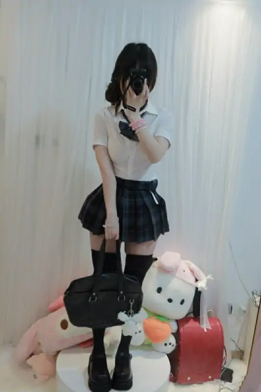 lovelornpupp小粉馒头作品合集 [236p+21v/228M]