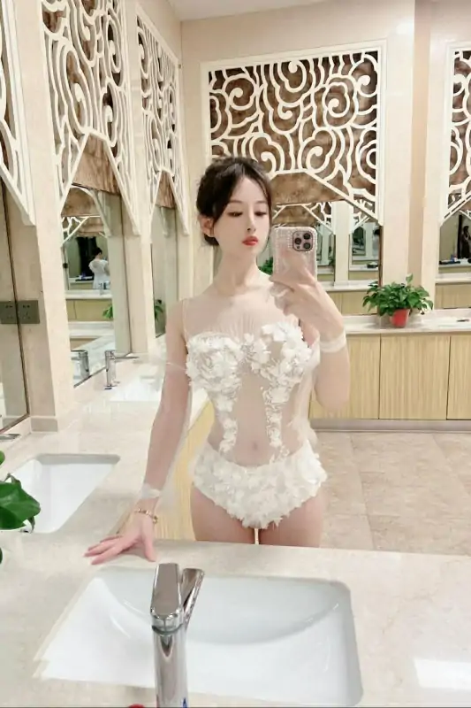 抖音梁嘉怡凉不了小合集 [7P+19V/292M]