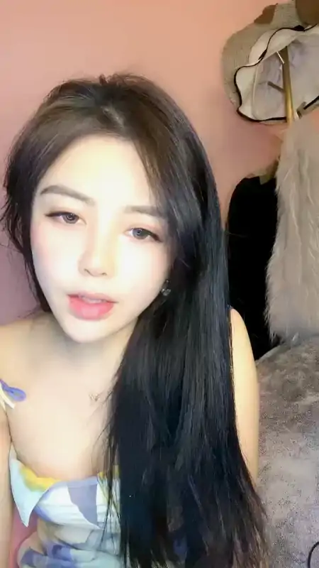 超极品新人主播是个乖妹妹尺度秀 [6V/2.24G]