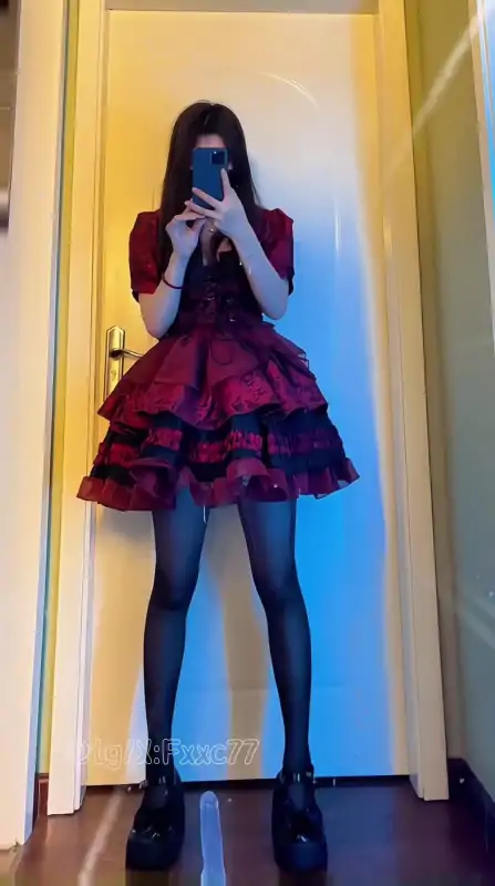 白虎网红一口白桃七会员作品 [52V/1.56G]