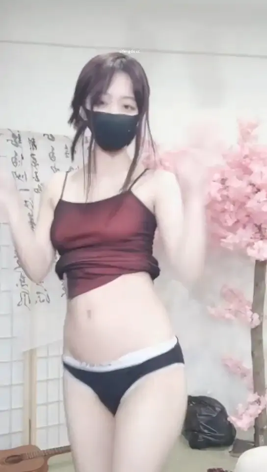 18岁萝莉小羊作品合集 [45V/12.2G]