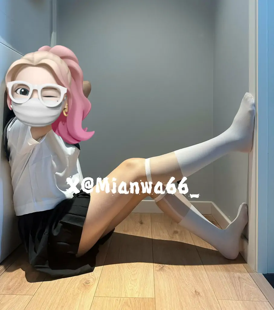 推特mianwa66女友棉袜小合集 [44v+56p/822M]