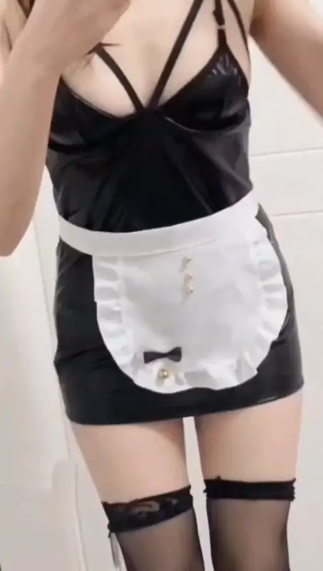 小晗酱 – 新作 11分钟 Cos女仆肉丝 [34P+2V/757MB]