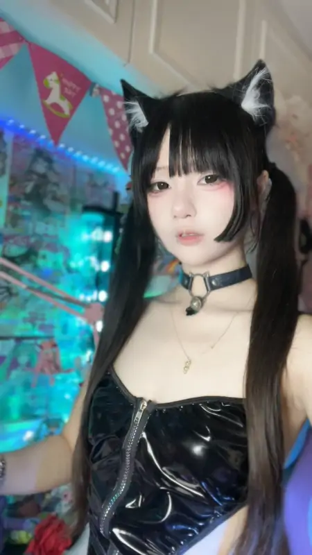 钙片老师 –  2K提督定 渔网袜 [13P+1V/796MB]