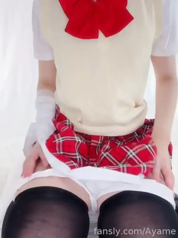 Ayame – 新作 [完整版] 11分钟 Cos[春日野穹+小鸟游六花] [2V/118MB]