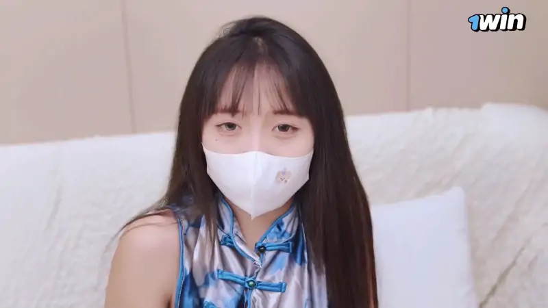 爱玩熊熊 – 新作 10分钟 中式旗袍白丝 [1V/715MB]