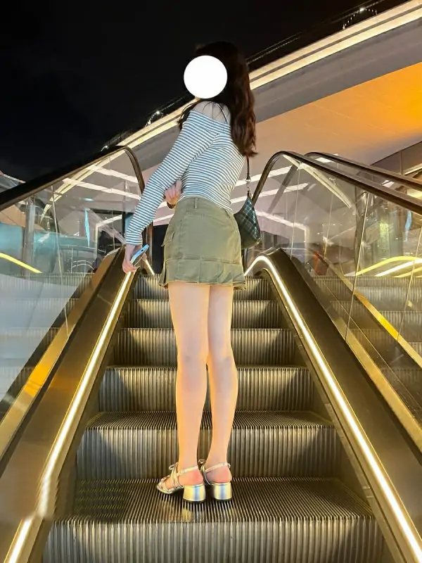 MMMacaronlady – 绿帽情侣 [22P+4V/381MB]