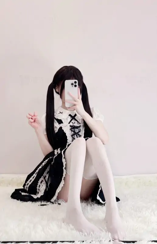 坏小狗 – 新2更 [门槛] 12分钟  订阅 [13P+3V/823MB]