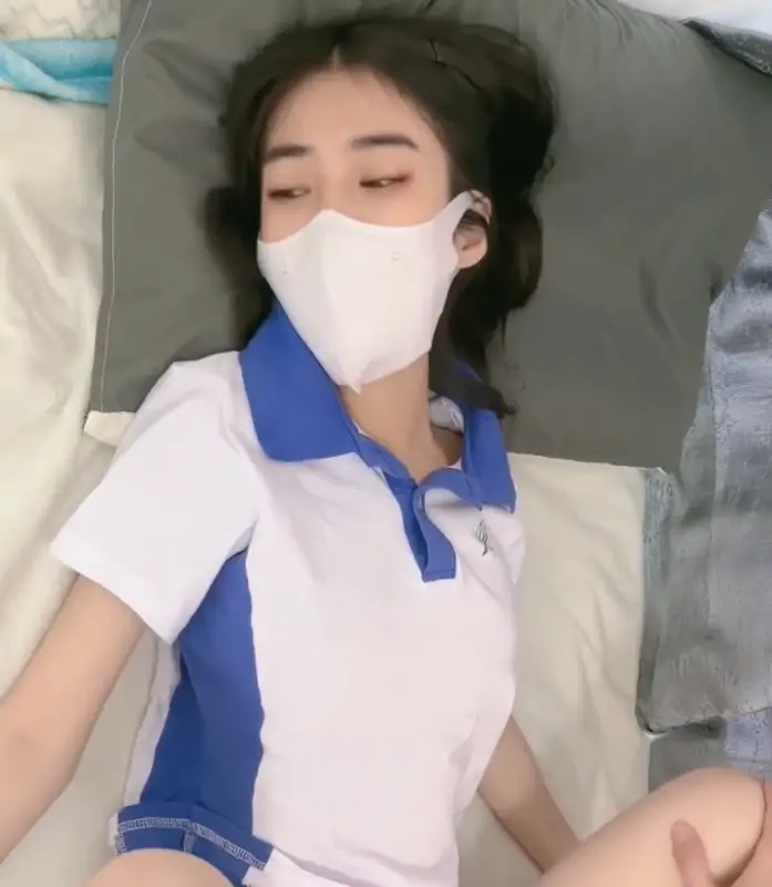 锅锅酱 – 新作 11分钟 青春活力花季美少女 [1V/997MB]