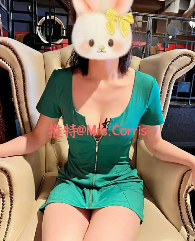 妓妻 – 32分钟 订阅私拍 [182P+11V/1.51G]