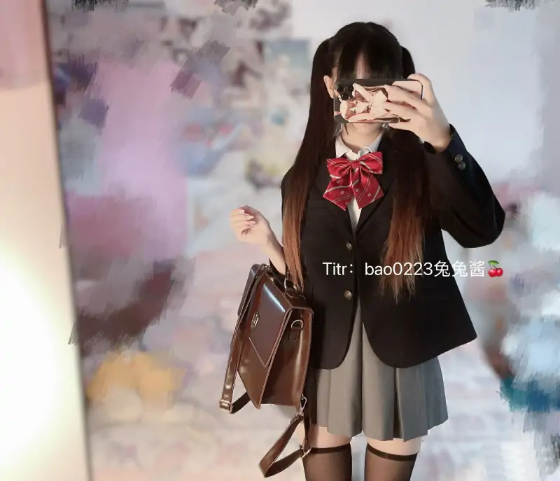 兔兔酱(幼兔,兔兔洋) – 新增 10分钟 Cos[jk学生制服] [15P+1V/789MB]