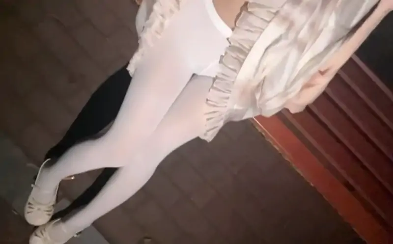 优米 – [门槛更新] 17分钟 Cos[死库水+白丝] [2V/937MB]