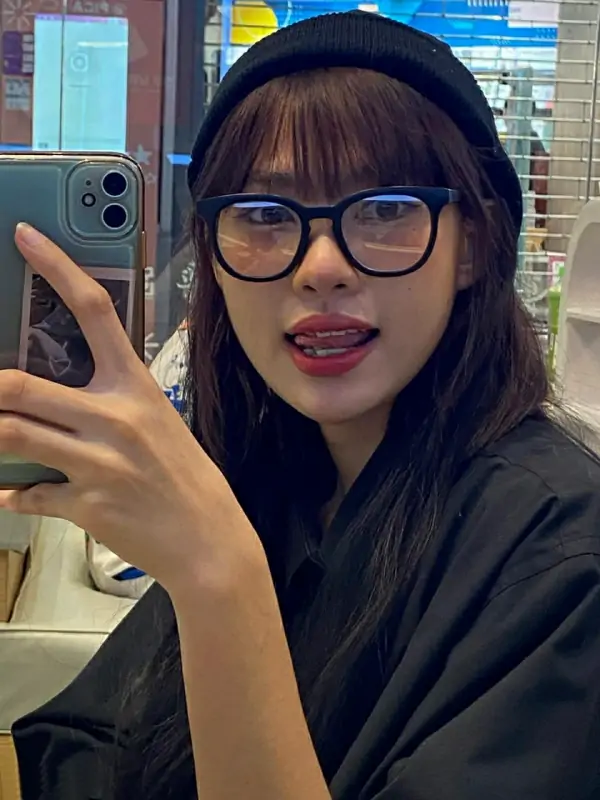 FFhblue – 私拍视图 [21P+25V/1.15G]