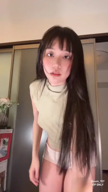 yum_707玉米 – 新作 11分钟 三屏视角 [33P+8V/1.08G]