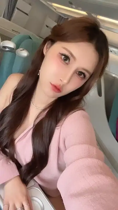 Ms. Ashley 艾熙老師 – 18分钟 顶级御姐 [1.29G]