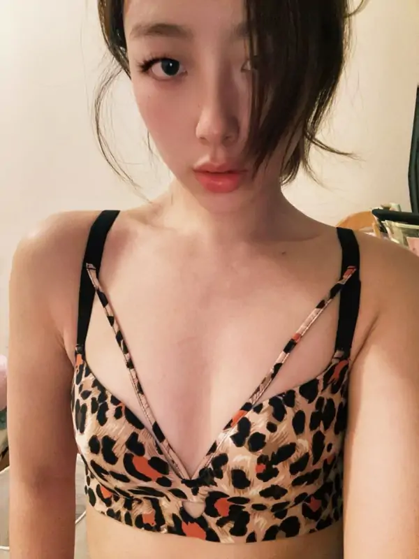 反差女神图图TUTU定制作合集 [122P+14V/922M]