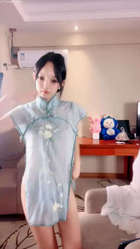 鬼鬼 – 新人学妹大胆热舞合集 [3.24GB]