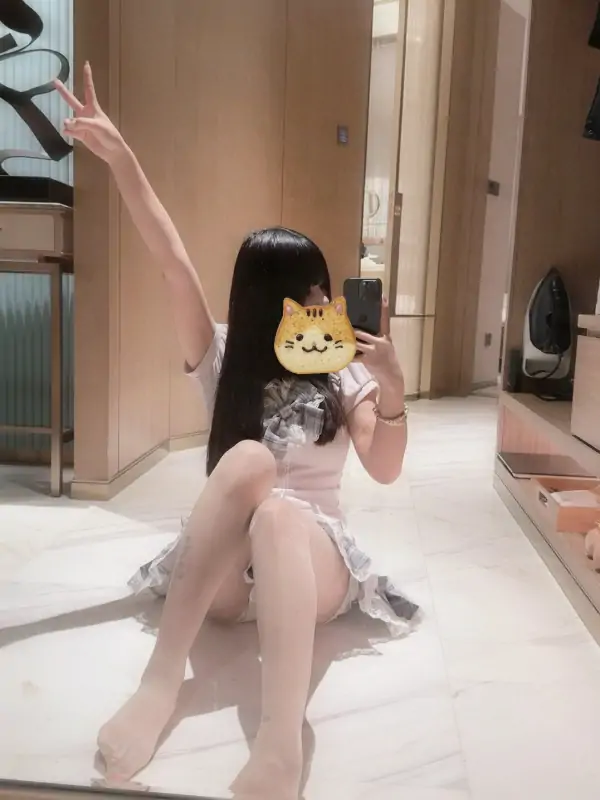 成都十七 – 顶级Cos私拍 [81P+34V/861MB]