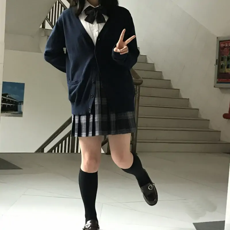 初遇@chuyu08 – [288门槛] [稀缺] 25分钟 订阅 [108P+25V/0.98G]