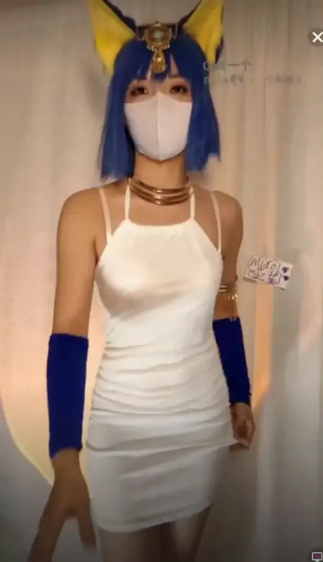 Miao喵酱 – 新作 29分钟 Cos埃及猫 [14P+1V/702MB]