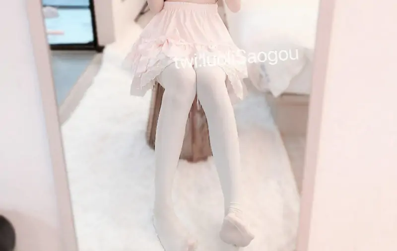 小雯宝宝 – 新作 [完整版] [7月订阅] 33分钟订阅[17P+2V/2.00G]