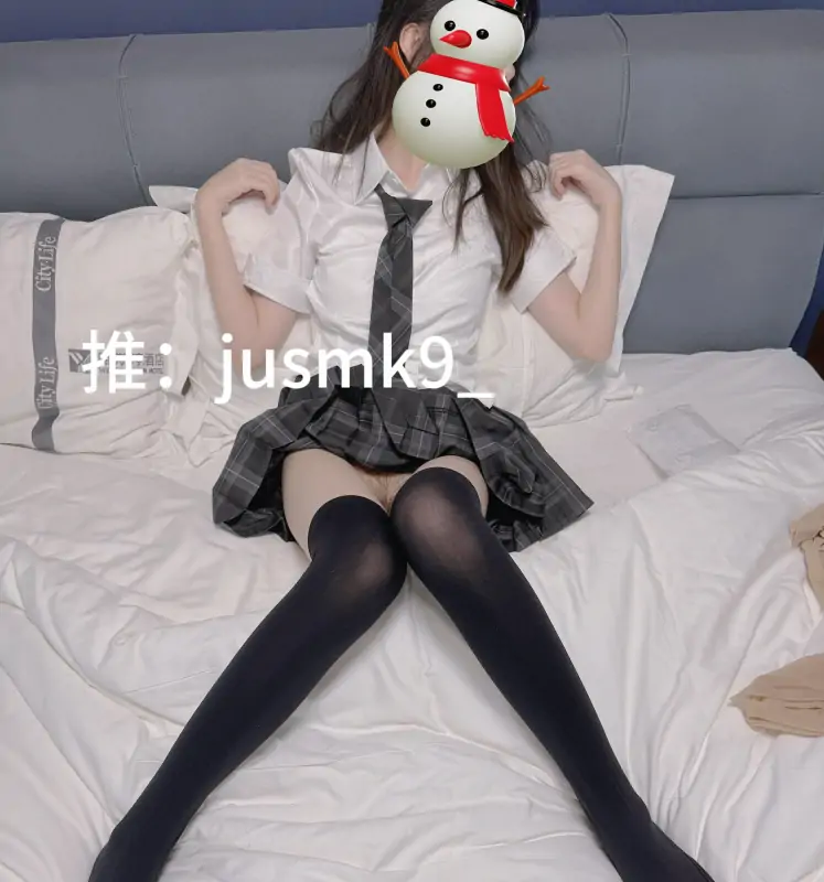 小雪糕@jusmk9 – [520门槛] 56分钟 顶级双马尾合集 [45P+43V/1.78G]