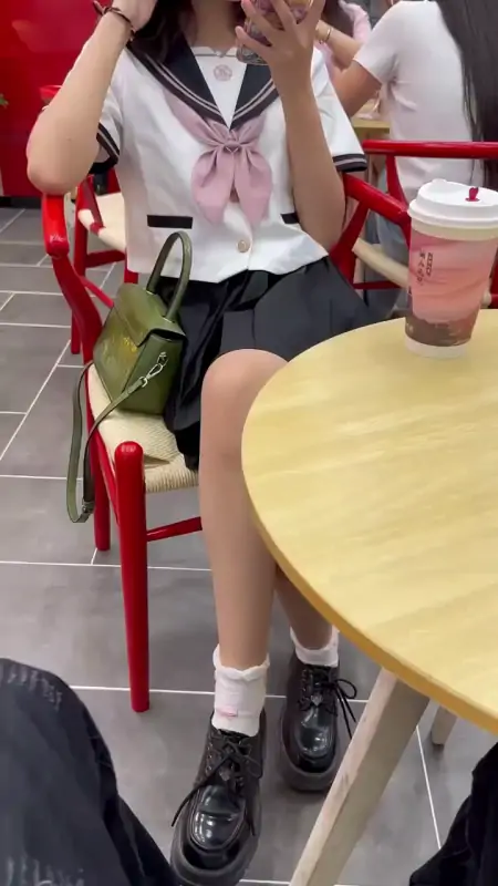 江南第一深情 – 新作 17分钟 放暑假的极品JK学妹 [1V/508MB]